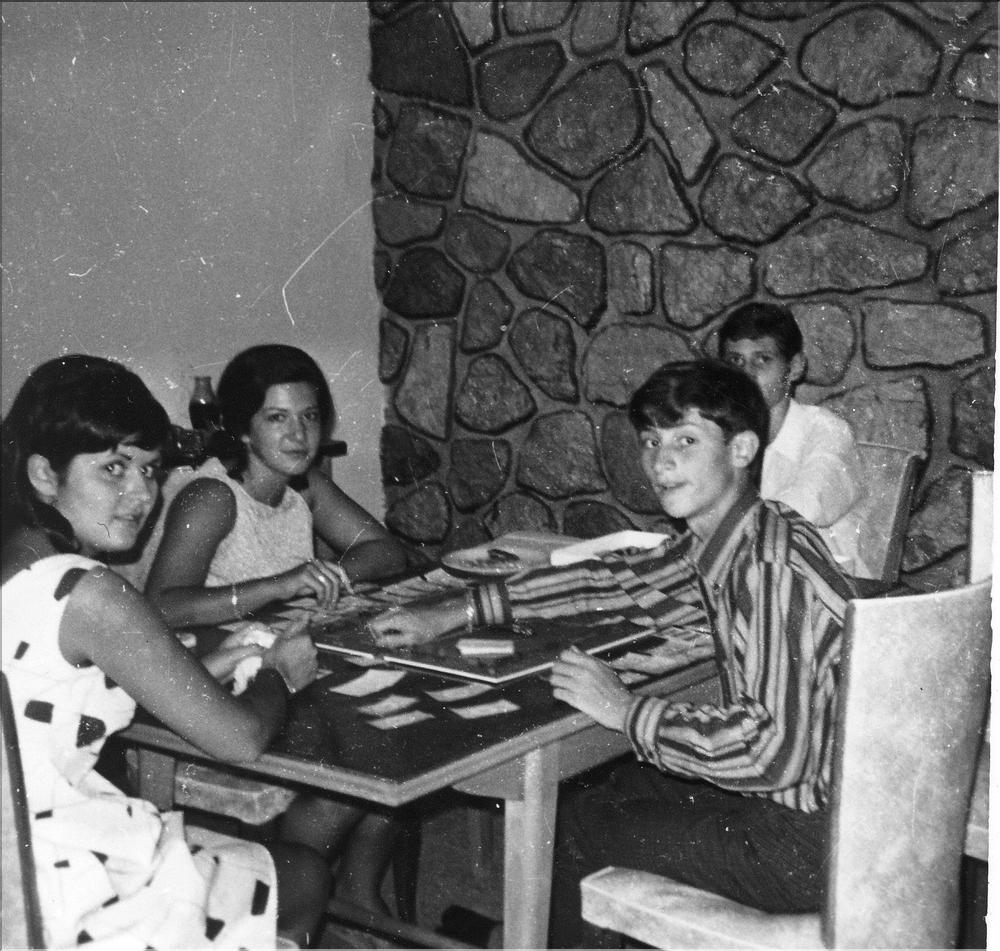 CHEZ ISASI FRANCINE MATTEO VIOLETTE ISASI JPIERRE LUCIEN