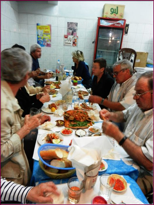 21mai12_diner_typique_sur_le_port (4).JPG