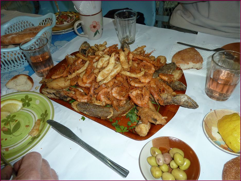 21mai12_diner_typique_sur_le_port (7).JPG