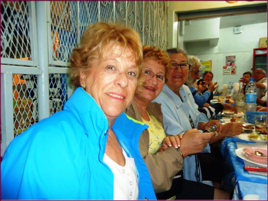 21mai12_diner_typique_sur_le_port (9).JPG
