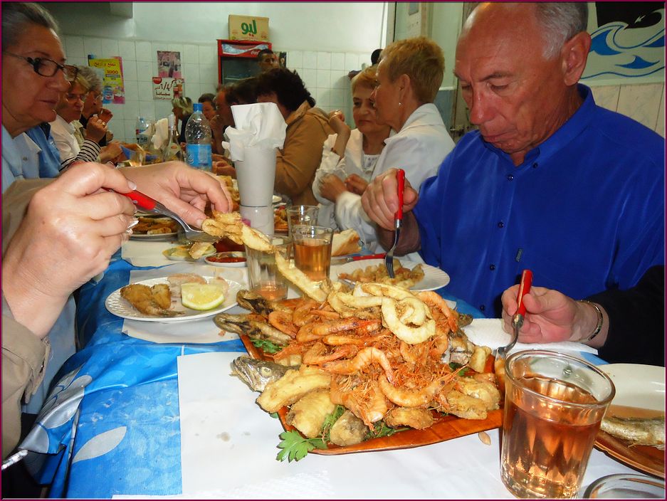 21mai12_diner_typique_sur_le_port (18).JPG