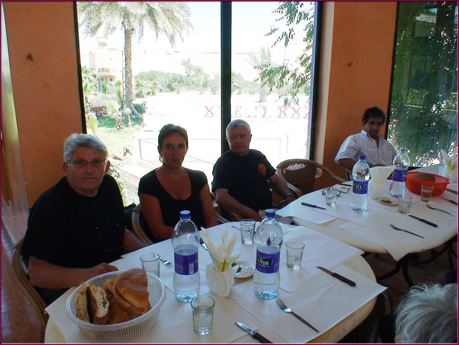 21mai12_repas_a_Chichoua (8).JPG