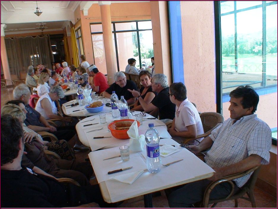 21mai12_repas_a_Chichoua (10).JPG