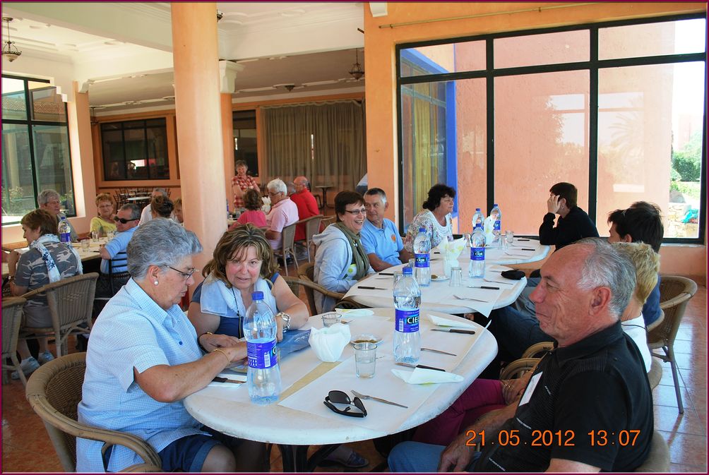 21mai12_repas_a_Chichoua (22).JPG