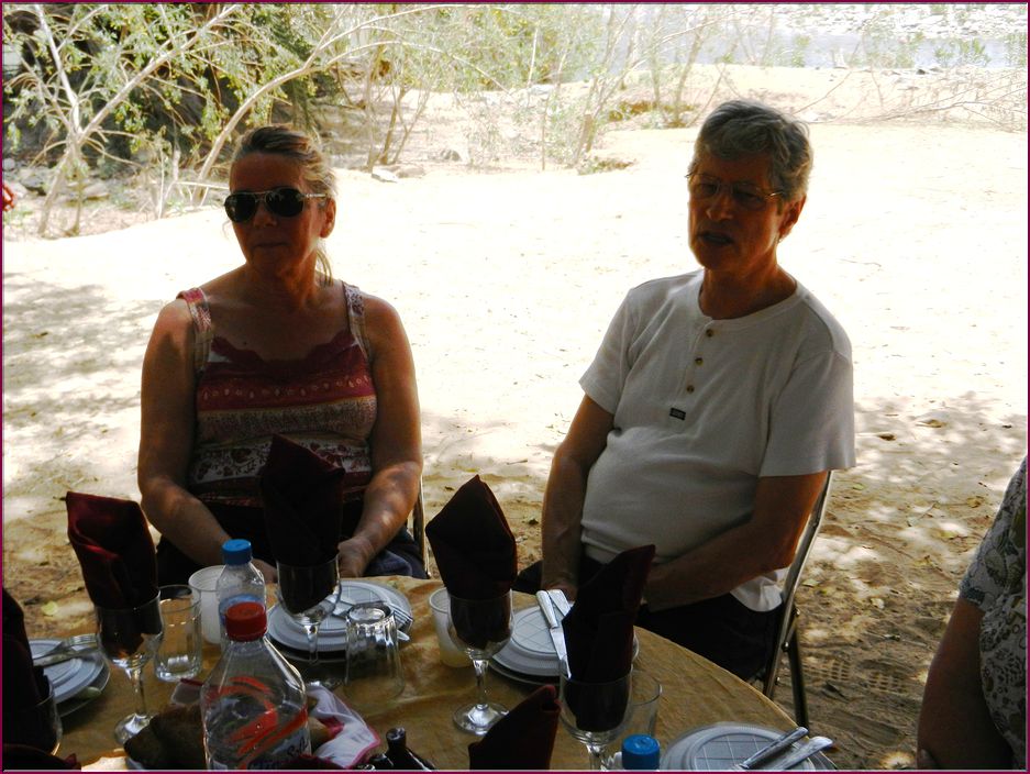 22mai12_repas_a_l_oasis (35).JPG