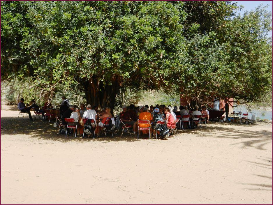 22mai12_repas_a_l_oasis (46).JPG