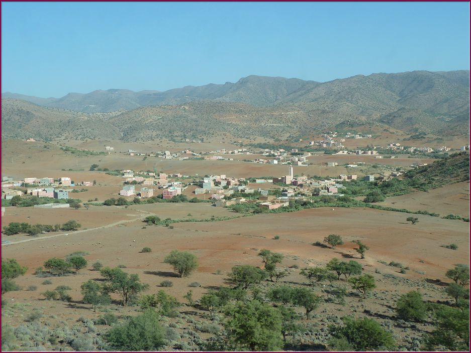 22mai12_sur_la_route_via_Kerdous (4).JPG