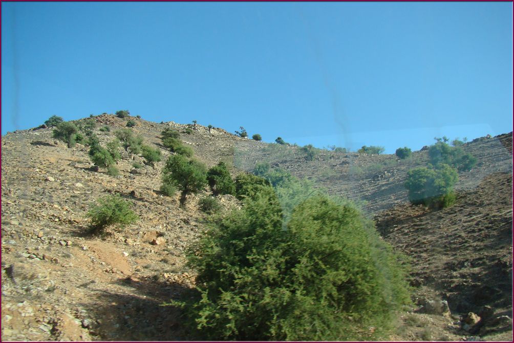 22mai12_sur_la_route_via_Kerdous (6).JPG