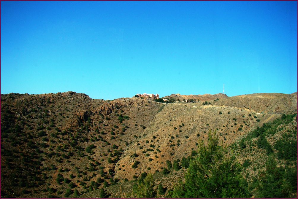 22mai12_sur_la_route_via_Kerdous (8).JPG
