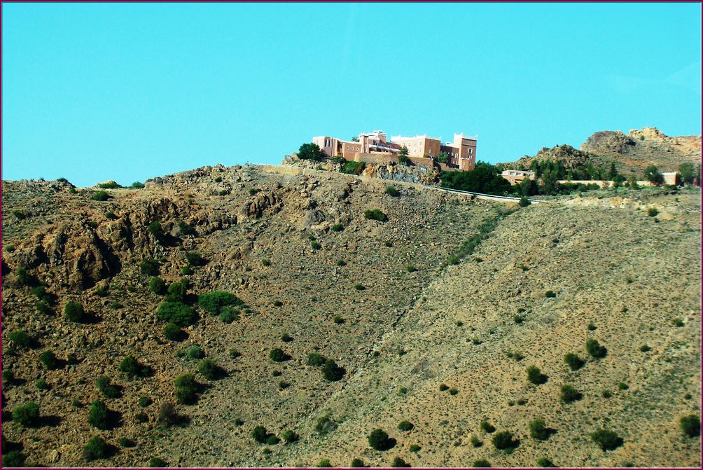 22mai12_sur_la_route_via_Kerdous (9).JPG