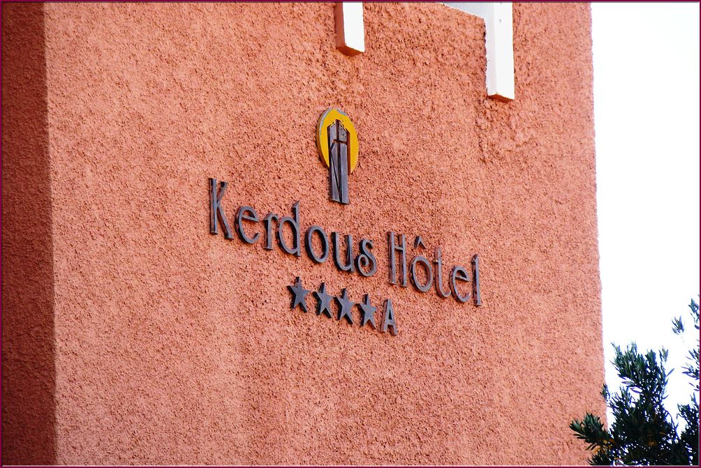 22mai12_sur_la_route_via_Kerdous (11).JPG