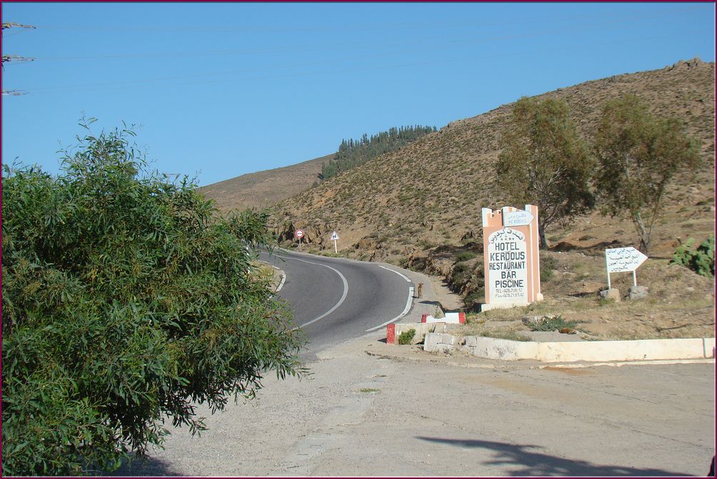 22mai12_sur_la_route_via_Kerdous (15).JPG