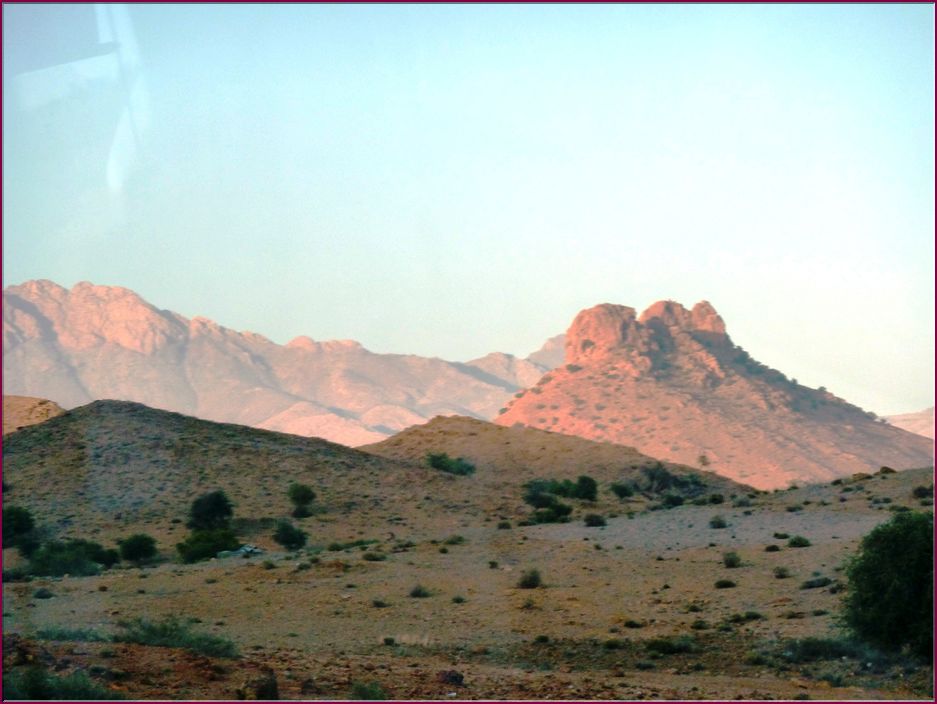 22mai12_sur_la_route_via_Kerdous (19).JPG
